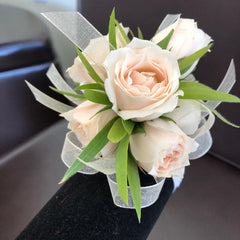 C4371 - Corsage