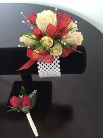 C9048 - Boutonniere & Corsage