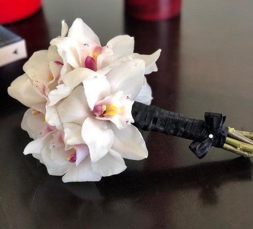C6561 - Hand tied Bouquet